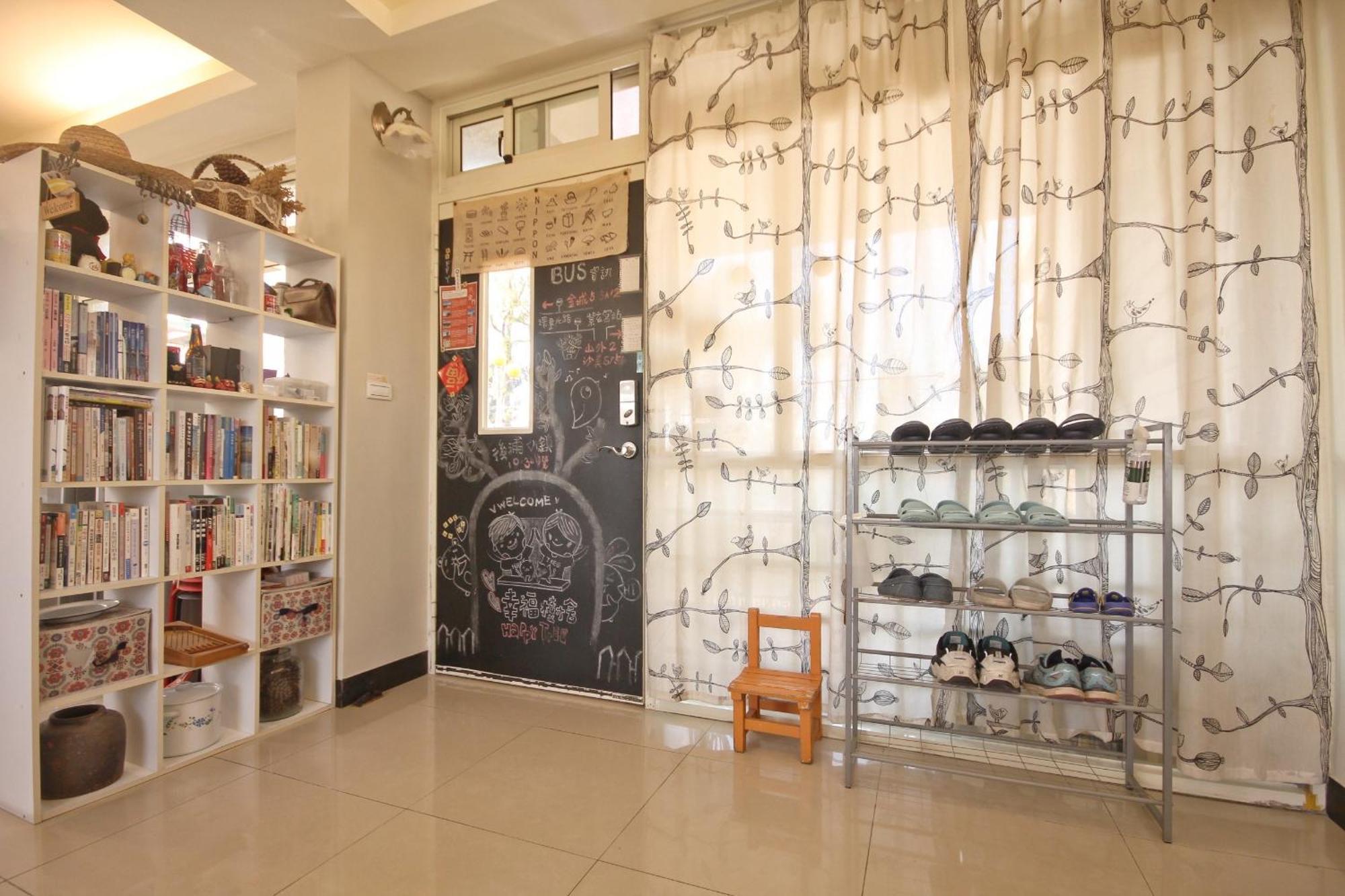 Happy Tree Hostel Jinning Екстериор снимка